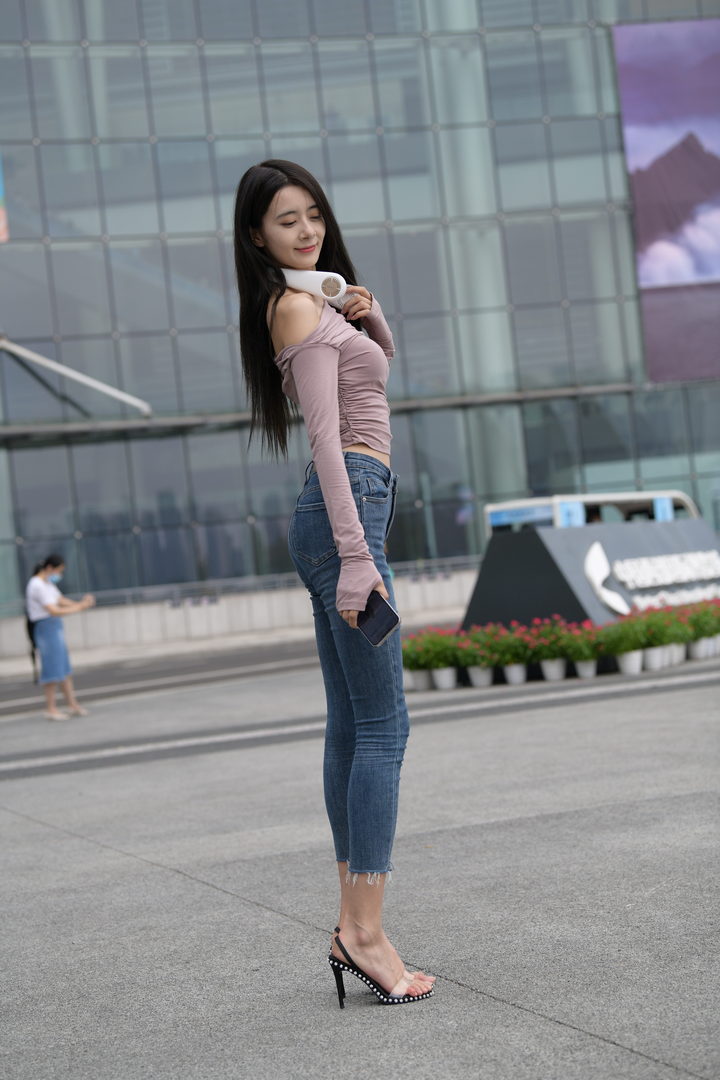 QD4283 套图138张-神兽街拍