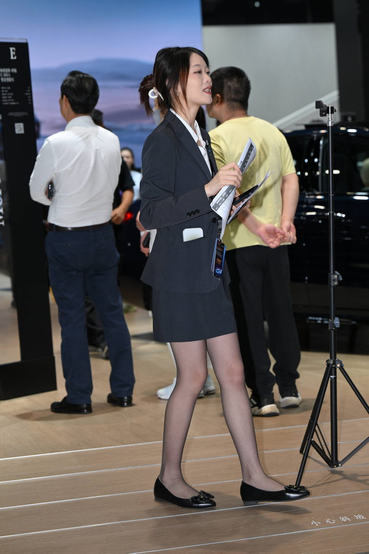 QD4486 套图76张-神兽街拍