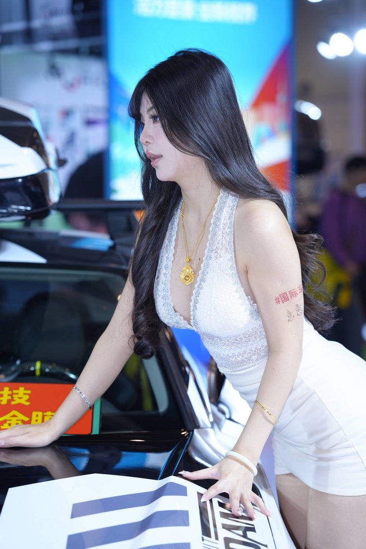 QD4521 套图48张+视频-神兽街拍