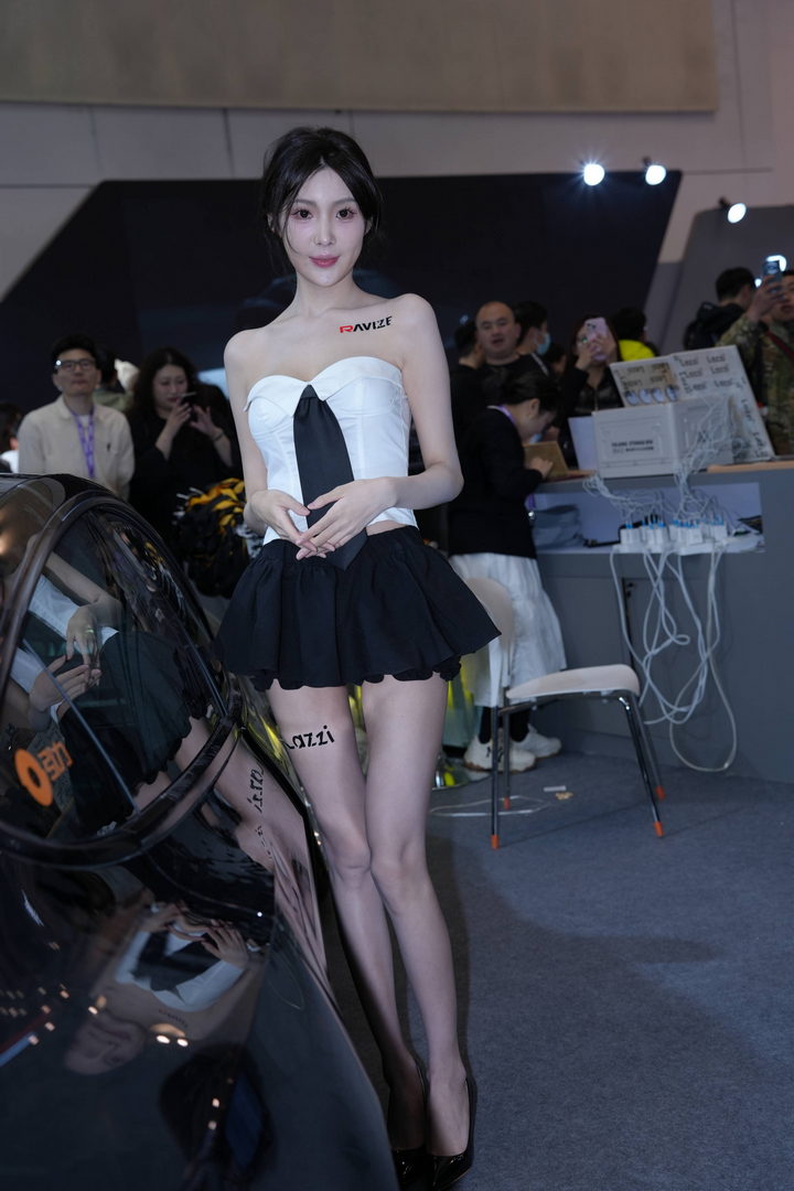 QD4534 套图48张+视频-神兽街拍