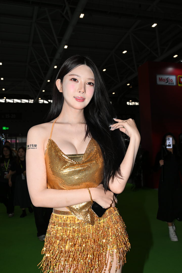 QD5007 套图106张-神兽街拍