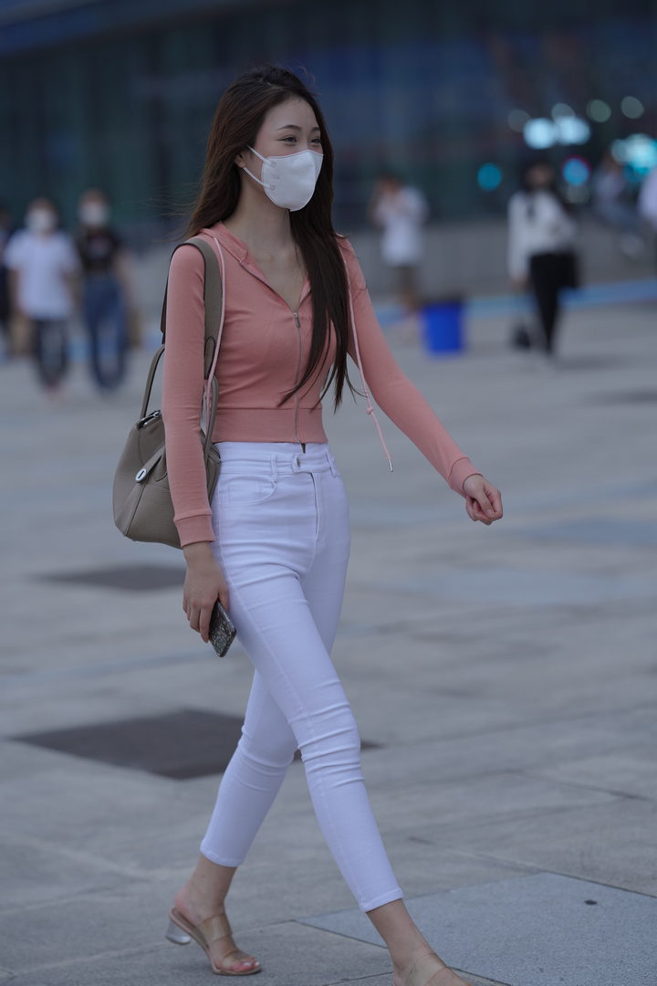 QD5404 套图36张-神兽街拍