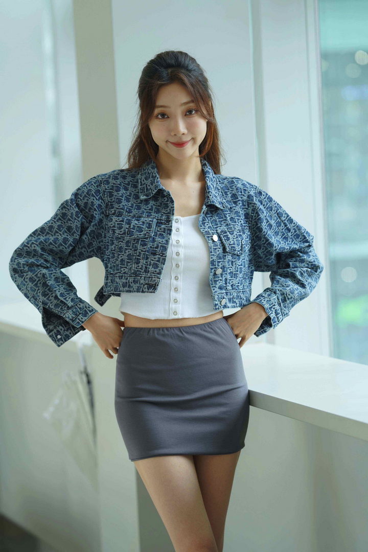 QB1870 灰色短裙女子 套图1177张+视频-神兽街拍